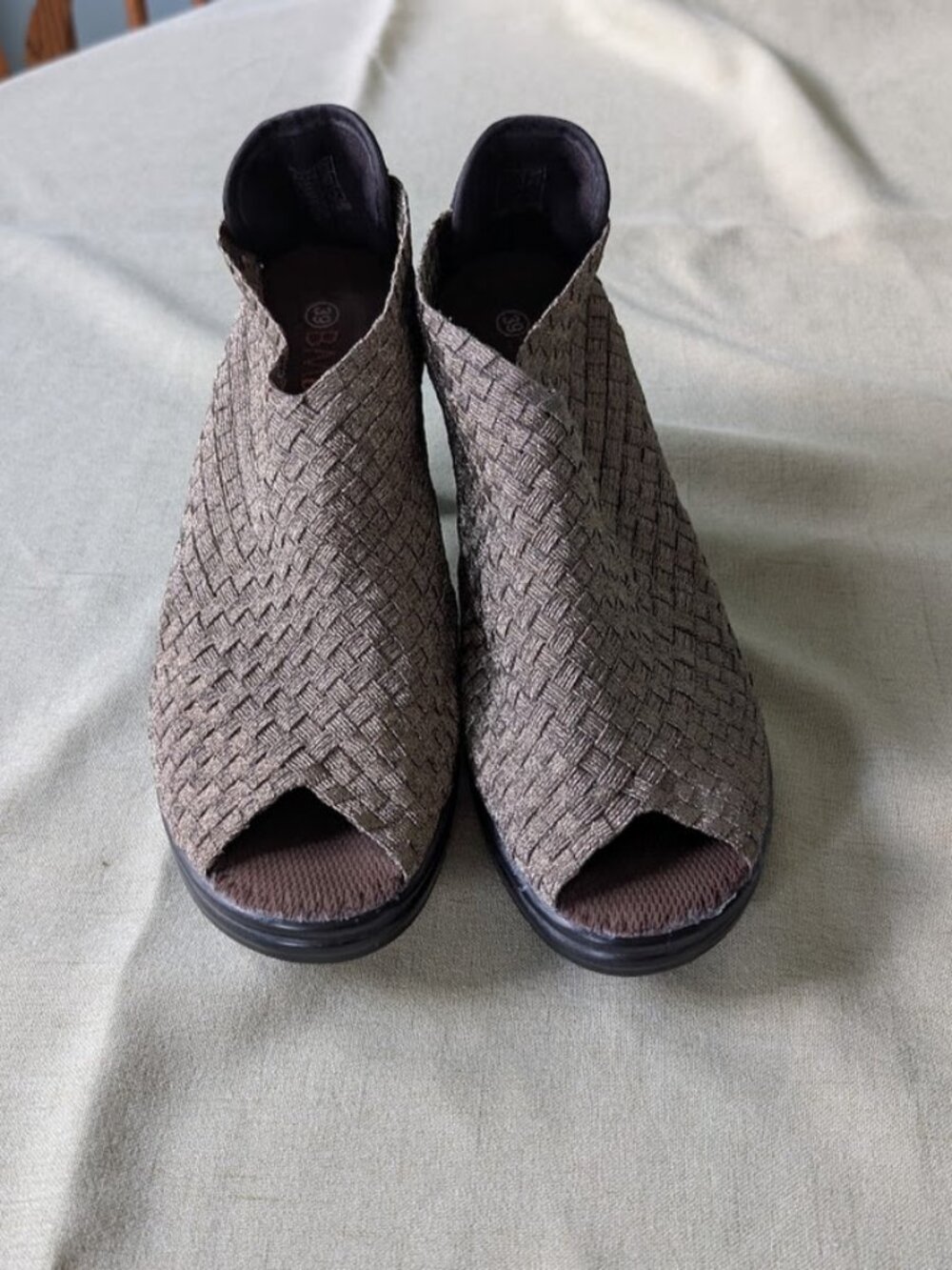 Bernie Mev Chesca Bronze Woven Elastic Peep Toe Wedge Sandals Sz 39 US 8.5